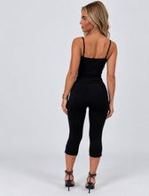 Load image into Gallery viewer, Black Stacey Capri Leggings