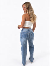 Load image into Gallery viewer, Light Wash Bailey Star Pocket Bootcut Jeans