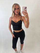 Load image into Gallery viewer, Black Sarah Capris
