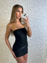 Load image into Gallery viewer, Black Emira Strapless Mini Dress
