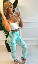 Load image into Gallery viewer, Green Tammy Tie Dye Ruched Bum Leggings
