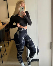 Load image into Gallery viewer, Black Tammy Tie Dye Ruched Bum Leggings
