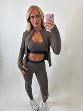 Load image into Gallery viewer, Brown Kate Contrast Piping Activewear Set
