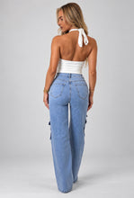 Load image into Gallery viewer, Light Wash Tiana Distressed Cargo Jeans
