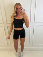 Load image into Gallery viewer, Black Gwenn Sculpt Shorts

