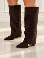 Load image into Gallery viewer, Chocolate Suede Pointed Boots
