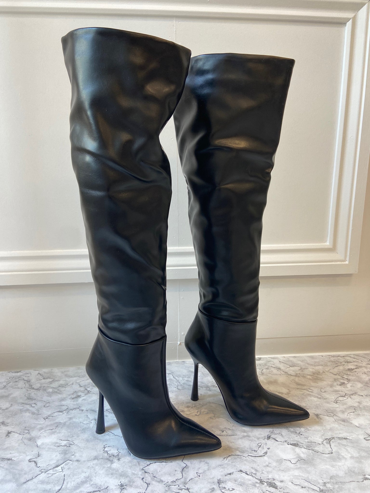 Women's Wide Slouch Pleated Boots Thigh High Heel Boots in Black Bright  Leather - Milanoo.com